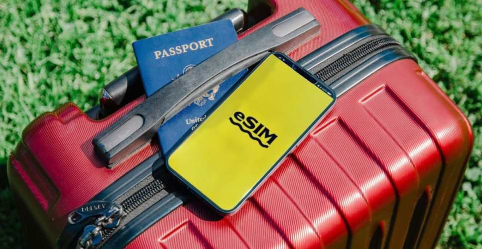 какво е esim и как се ползва при пътуване в чужбина